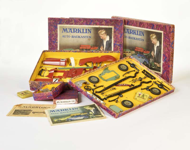 Maerklin, Chassis 1101 C, Motor 1159 + Rennwagen 1107 R (1 of 1)