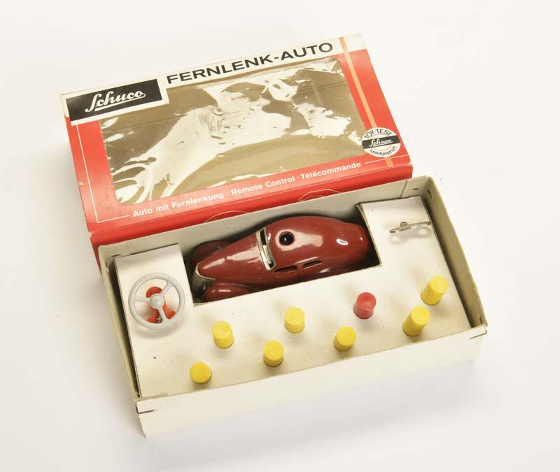 Schuco, Fernlenkauto 3000 (1 of 2)