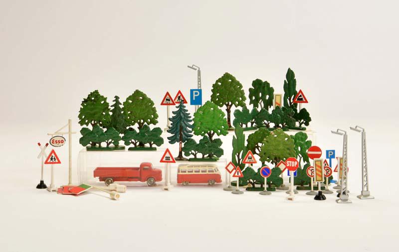 Lego, 2 Fahrzeuge + ca. 50 Teile Zubehoer (1 of 1)