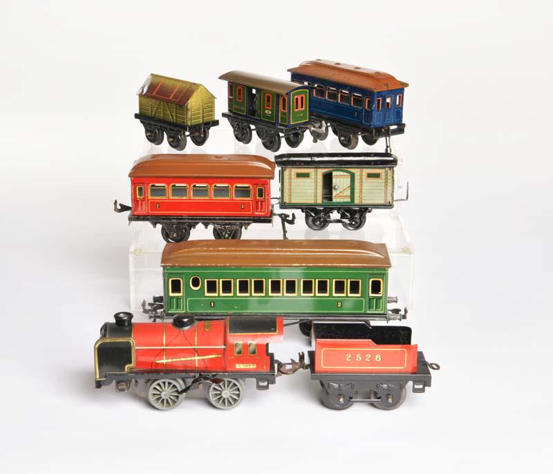 Meccano + Bing, Lok + 6 Wagen (1 of 1)