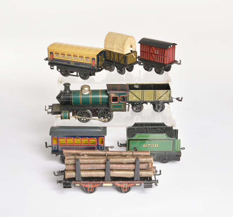 Bing + Hornby, Lok + 6 Wagen: Bing + Hornby, Loco + 6 Wagons, Germany + England, gauge 0, tin, min. paint d., C 1-2