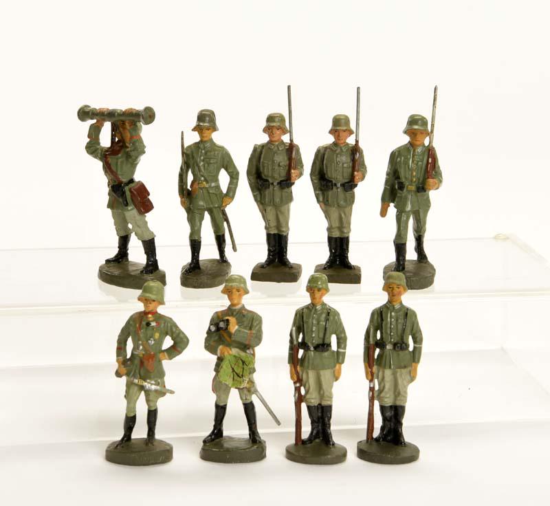 Elastolin + Lineol, 9 Soldaten (1 of 1)
