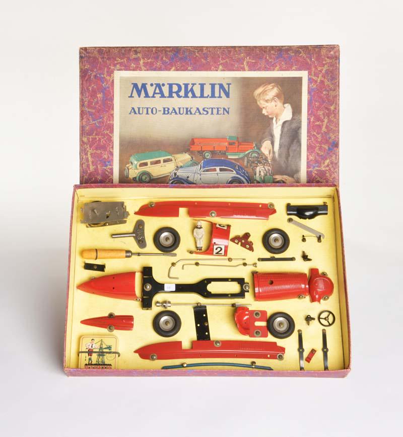 Maerklin, Baukasten Auto Rennwagen rot No 2 (1 of 1)