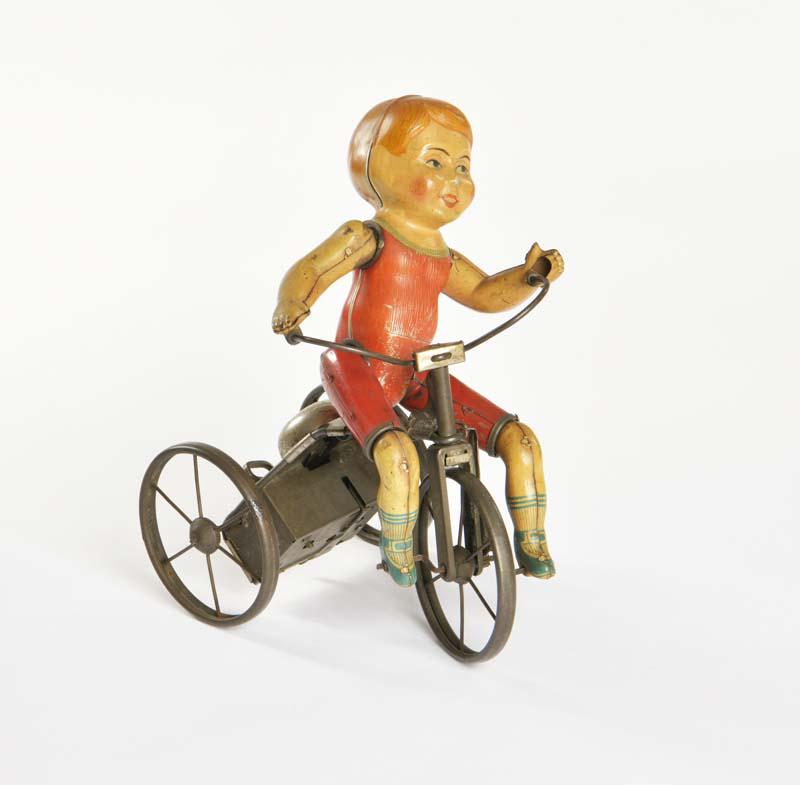 Unique Art, Junge auf Dreirad (1 of 2)