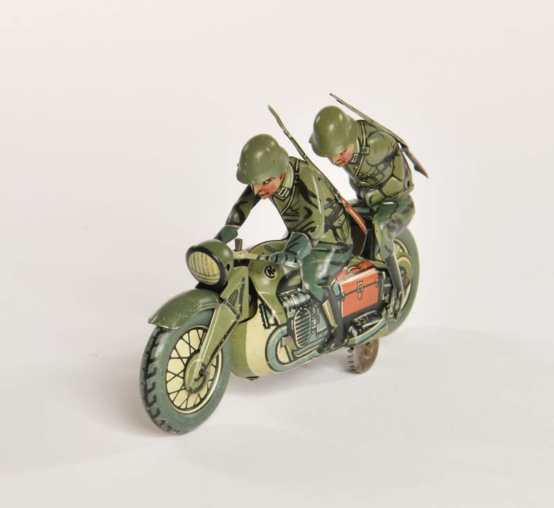 CKO Kellermann, Sozius Militaer Motorrad (1 of 3)