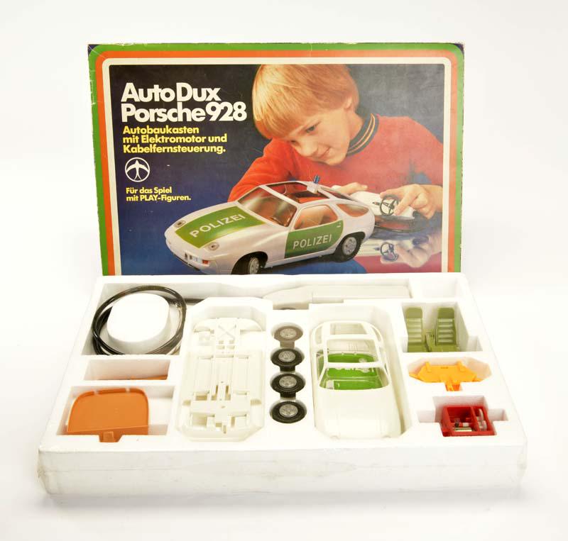 Dux, Auto Dux Porsche 928 (1 of 1)