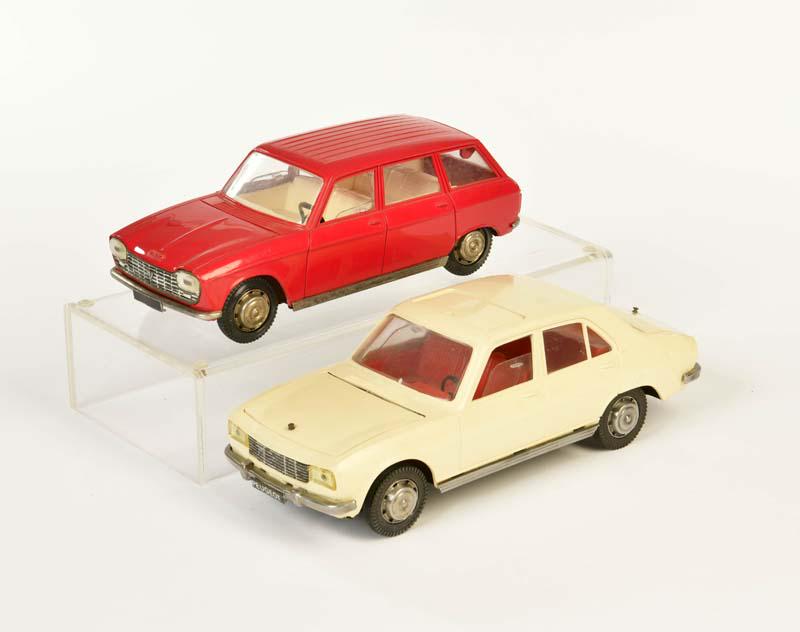 Joustra u.a., Peugeot 504 + Peugeot 204: Joustra a.o., Peugeot 504 + Peugeot 204, France, mixed constr., friction ok, min. paint d., chrome faded, C 2+/2