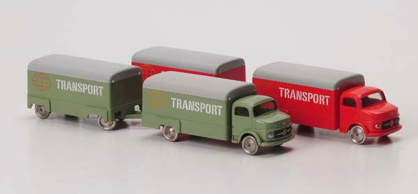 Lego: Lego, 2 Mercedes furniture transports, Denmark, plastic, condition 1-, Beschreibung: Lego, 2 Mercedes Möbeltransporter, Denmark, je 14 cm, Kunststoff, Z 1-, (2625)