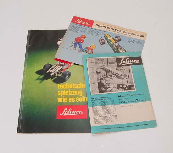 Schuco: Schuco, Catalogue 1969, 18 pages + 2 brochures, condition 1-2 Beschreibung: Schuco, Katalog 1969, 18 Seiten + 2 Prospekte, Z 1-2 (8)