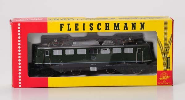 Fleischmann: Fleischmann, Locomotive E40, W.-Germany, gauge H0, tin, condition 1 Beschreibung: Fleischmann, Lok E40, W.-Germany, Spur H0, Blech, Z 1 (902)
