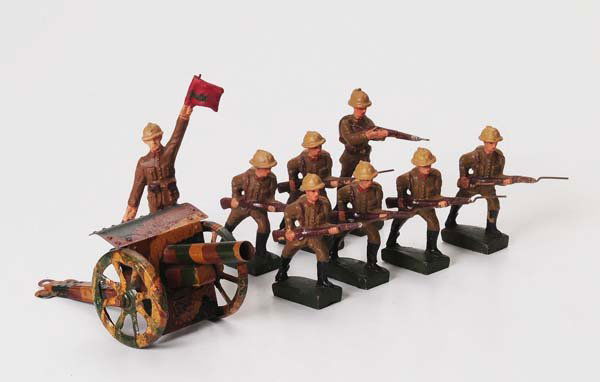 Marklin: 8 Belgian + Märkin cannon (tin), Begium, composit, condition 1-2 Beschreibung: 8 Belgier + Märkin Kanone (Blech), Belgium, 7cm, Masse, Z 1-2 (2743)