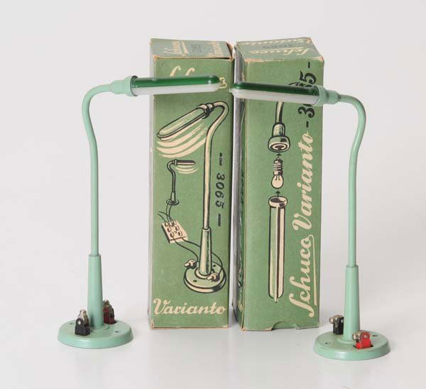 Schuco: Schuco, Varianto two lamps 3065, W.-Germany, 16cm, tin, one bulb is missing, original box condition 1, condition 1 Beschreibung: Schuco, Varianto 2 Lampen 3065, W.-Germany, 16cm, Blech, eine Birne feh