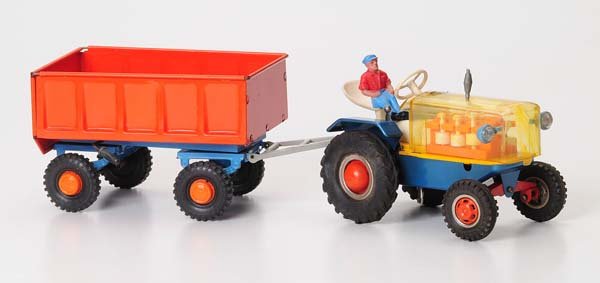 Gama: Gama, Tractor with trailer, W.-Germany, mixed material, engine hood loose, otherwise good Beschreibung: Gama, Traktor mit Anhänger, W.-Germany, 42cm, Gemischtbauweise, Motorhaube locker, sonst gut (2