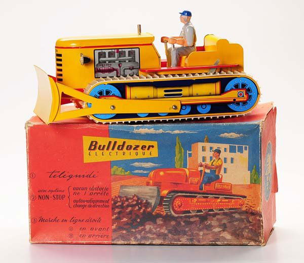 Joustra: Joustra. caterpillar. France. 32cm. electric remote control ok. original box condition 2. condition 1 Deutsche Beschreibung: Joustra. Raupe. France. 32cm. Elektro Fernlekung ok. Okt Z 2. Z 1