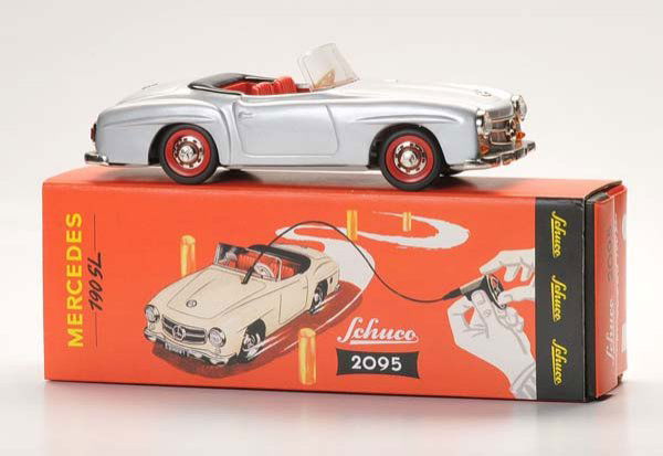 Schuco: Schuco. Mercedes 190 SL Replicat. condition 1. Deutsche Beschreibung: Schuco. Mercedes 190 SL Replicat. 22 cm. Z 1.
