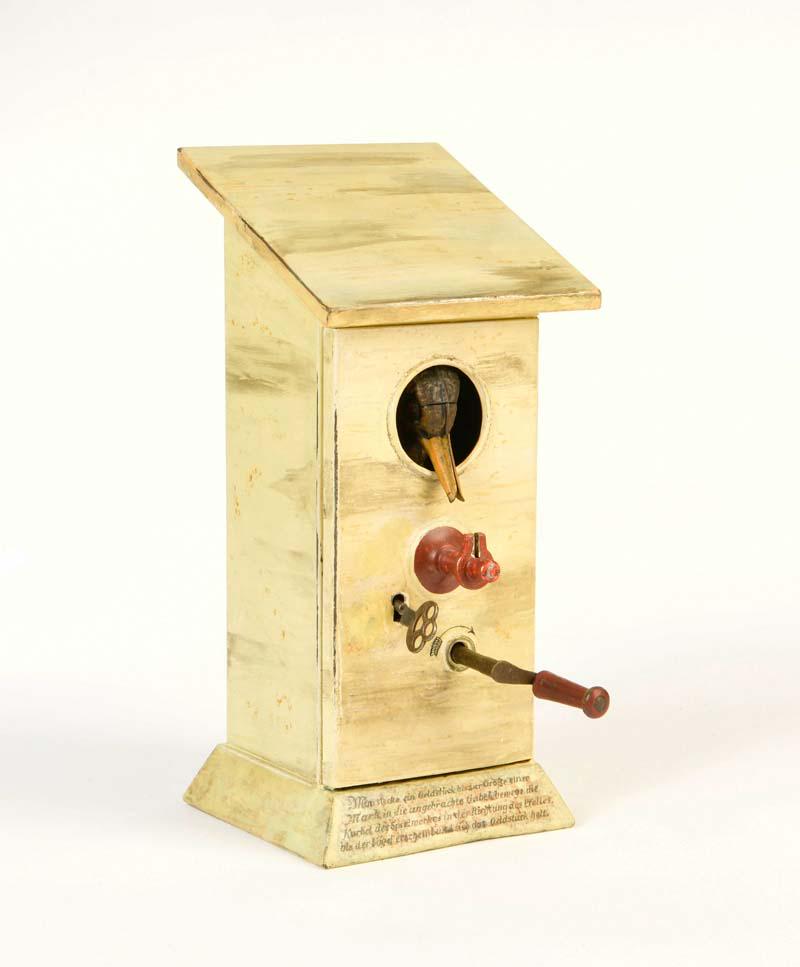 Musikautomat Vogelhaus mit Muenzeinwurf: Music Machine Birdhouse with Coin Slot, Germany pw, tin, function ok, nice original condition