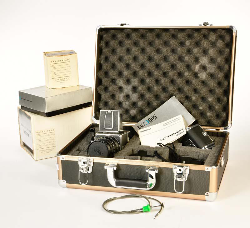 Hasselblad, 500 C/M mit Sonnar  1:4/150 mm + 2 (1 of 2)