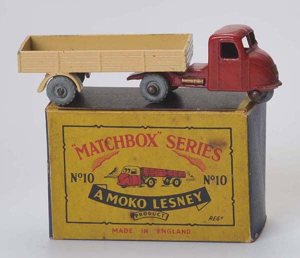 Matchbox: English Description: Matchbox, Dump Truck No 10, England, 1:64, diecast, original box condition 1, condition 1, Deutsche Beschreibung: Matchbox, Kipplader No 10, England, 1:64, Druckguss, Okt Z 1, Z