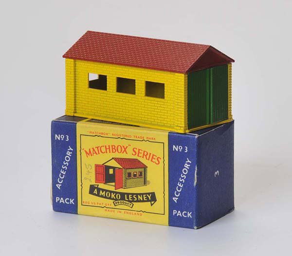 Matchbox: English Description: Matchbox, Garage, England, 7,4cm, diecast, original box condition 1, condition 1 Deutsche Beschreibung: Matchbox, Garage, England, 7,4cm, Druckguss, Okt Z 1, Z 1, (2888)