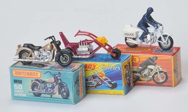 Matchbox: English Description: Matchbox, 3 Motorcycles (Police, Chopper, Harley Davidson), England, 1:64, diecast, original box condition 1 - 2+, condition 1 Deutsche Beschreibung: Matchbox, 3 Motorräder (Poli