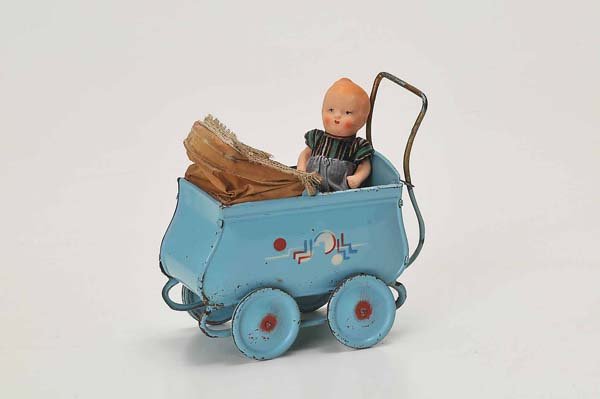 Goeso: English Description: Goeso, Doll`s Pram with Compsit-Doll, Germany prewar, tin, paint damage, condition 2-3, Deutsche Beschreibung: Göso, Puppenwagen mit Massepüppchen, Germany VK, 16 cm, Blech, La