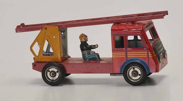 Ingap: English Description: Ingap, Fire Engine, Italy, tin, friction ok, condition 2+, Deutsche Beschreibung: Ingap, Feuerwehr, Italy, 20 cm, Blech, Friktion ok, Z 2+, (289)