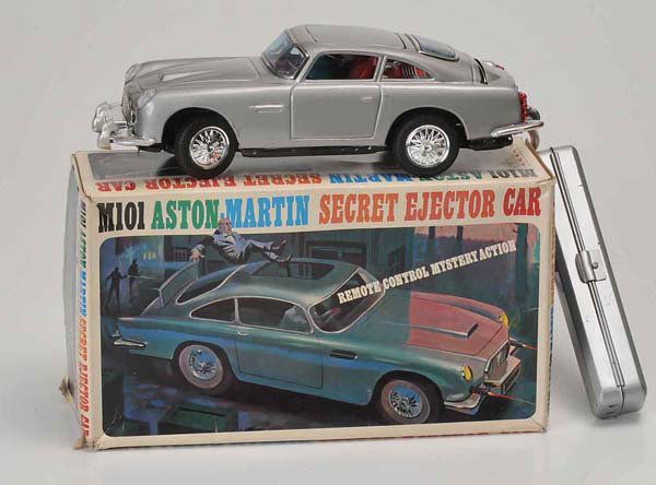 Durham Industries: English Description: Durham Industrie, James Bond Aston Martin, Japan, 30 cm, battery drive spins through, minimal paint damage, original box condition 2-, condition 1- Deutsche Beschreibung: Durham