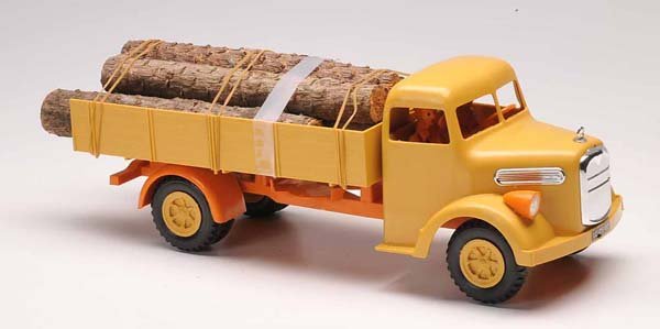 Osul: English Description: Osul, M.A.N. Woodtransporter, Portugal, 30cm, plastic, condition 1 Deutsche Beschreibung: Osul, M.A.N. Holztransporter, Portugal, 30cm, Kunststoff, Z 1, (2506)