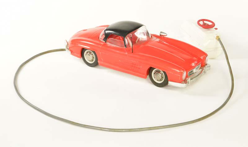 Mercedes Benz 300 SL: Mercedes Benz 300 SL, plastic, bat. drive ok, min. paint d., C 1-2