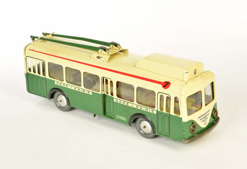 Joustra, Bus (1 of 3)