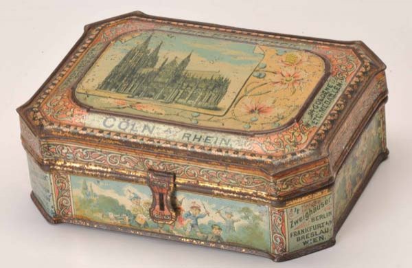Stollwerck: Stollwerck, Tin Can, 16x12 cm, around 1900, complex formed can, with beautiful imageries, closure defect, apart from that good Deutsche Beschreibung: Stollwerck, Blechdose, 16x12 cm, um 1900, aufwänd