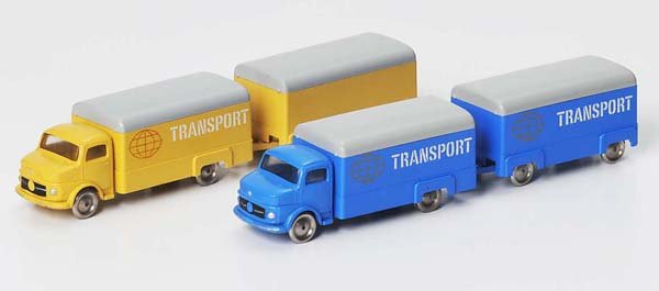 Lego: Lego, 2 Trucks with Trailer, Denmark, 14cm, plastic, condition 1-2 Deutsche Beschreibung: Lego, 2 LKW mit Anhänger, Denmark, 14cm, Kunststoff, Z 1-2, (2686)