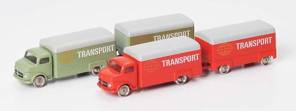 Lego: Lego, 2 Trucks with Trailer, Denmark, 14cm, plastic, condition 1-2 Deutsche Beschreibung: Lego, 2 LKW mit Anhänger, Denmark, 14cm, Kunststoff, Z 1-2, (2686)