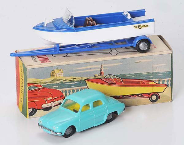 Politoys: Politoys, Alfa Romeo Dauphine + Trailer with Boat, Italy, 1:41cm, plastic, condition 1 Deutsche Beschreibung: Politoys, Alfa Romeo Dauphine + Anhänger mit Boot, Italy, 1:41cm, Kunststoff, Z 1, (1860)