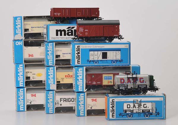 Marklin: Marklin, 12 Coaches, W.-Germany, H0, original box condition 1-2, very good original condition, Deutsche Beschreibung: Märklin, 12 Waggons, W.-Germany, H0, Okt Z 1-2, sehr guter original Zustand, (274