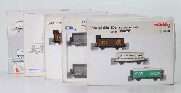 Marklin: Marklin, 5 Coach Sets, W.-Germany, H0, original box, very good mixed condition, Deutsche Beschreibung: Märklin, 5 Wagensets, W.-Germany, H0, Okt, sehr guter gemischter Zustand, (2743)