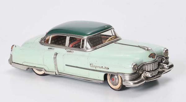 Gama: Gama, Cadillac, W.-Germany, 31cm, tin, functions ok, paint damage, condition 2- Deutsche Beschreibung: Gama, Cadillac, W.-Germany, 31cm, Blech, Funktionen ok, Lackmängel, Z 2-, (2177)
