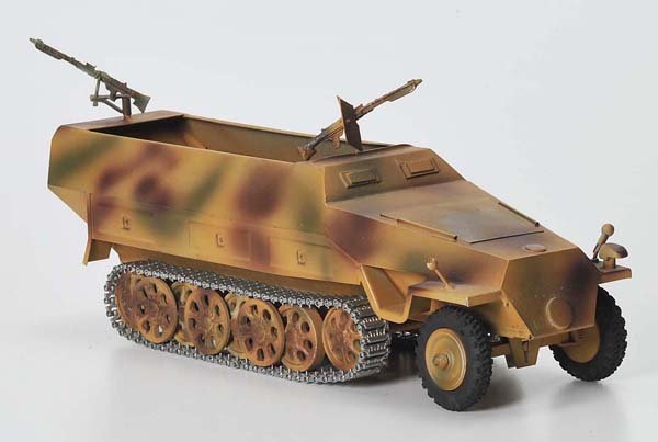 Duscha/Lineol: Duscha/Lineol replica, half-track vehicle, Germany, neu production, tin, condition 1, Deutsche Beschreibung: Duscha/Lineol Nachbau, Halbkettenfahrzeug, Germany, Neuproduktion, 29 cm, Blech, Z 1, (2425