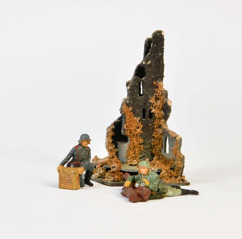 Elastolin, 2 Soldaten + Faller Ruine (1 of 1)