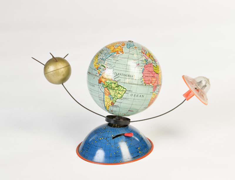 Koehler, Globus Weltraumspiel (1 of 2)