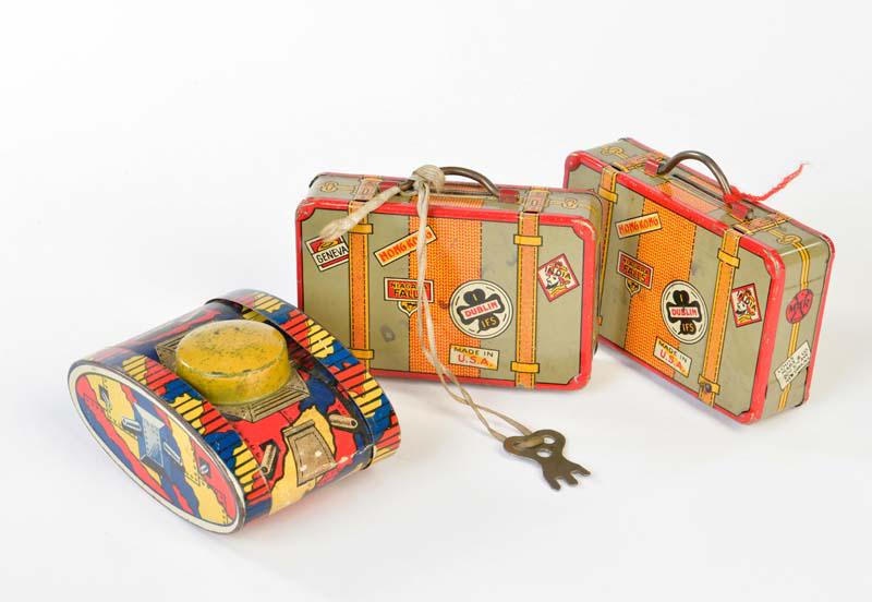 Marx + Happynak, Candy Container + Spardosen Koffer (1 of 1)