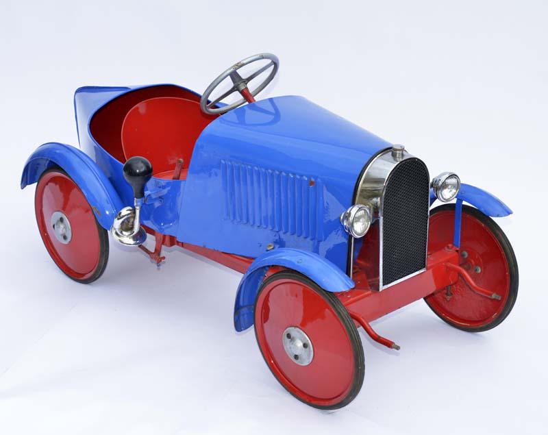 Eureka, Tretauto Bugatti (1 of 2)