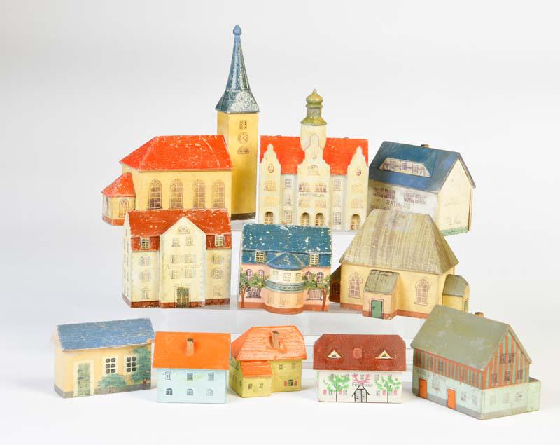 Erzgebirge, 11 Häuser für Miniaturen: Erzgebirge, 11 buildings for mimiatures, Germany pw, wood, paint d.