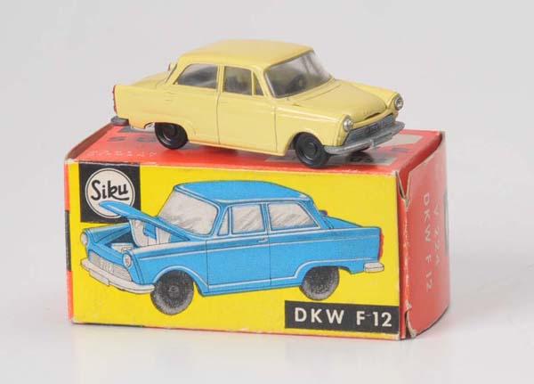 Siku: SiKu, DKW F 12/ V224 yellow, W.-Germany, 1:60, diecast, minimal paint damage, original box condition 1, small box, condition 1-2 Deutsche Beschreibung: SiKu, DKW F 12/ V224 gelb, W.-Germany, 1:60, Dru
