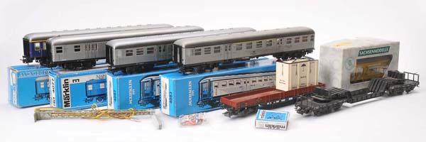 Maerklin: Maerklin, 6 waggons + 1 Lamp, figures & 'Sachsenmodell 2002', W-Germany, H 0, 4 x original box condition 2, condition 2 Deutsche Beschreibung: Märklin, 6 Waggons + 1 Lampe,Figuren & Sachsenmodell 200