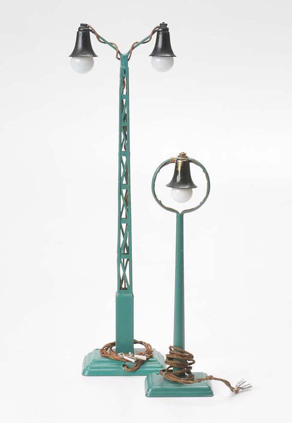 Maerklin: Maerklin, 2 Lamps, Germany pre war, 20 cm + 31 cm, condition 1 + condition 2 Deutsche Beschreibung: Märklin, Ringbodenlampe Nr. 13447/ Bogenlampe Nr. 13452/2, Germany VK, 20 cm + 31 cm, Z 1 + Z 2(154
