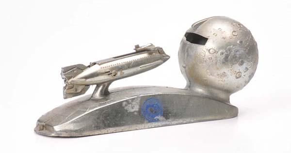 Spardose: Savings box 'Moon rocket', 20 cm, diecast, functions ok, condition 2 Deutsche Beschreibung: Spardose 'Mondrakete', 20 cm, Druckguss, Funktionen ok, Z 2(2627)
