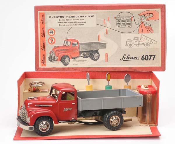 Schuco: Schuco, Truck 6077, W.-Germany, tin, original box condition 1-, condition 1 Deutsche Beschreibung: Schuco, LKW 6077, W.-Germany, 26cm, Blech, Okt Z 1-, Z 1, (2214)
