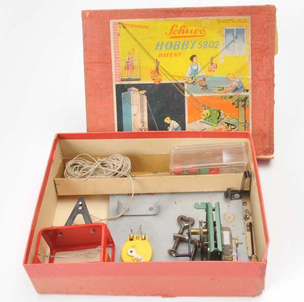 Schuco: Schuco, Cable Railway 5802, W.-Germany, tin, functions not checked, original box condition 2, condition 2 Deutsche Beschreibung: Schuco, Seilbahn 5802, W.-Germany, Box 23 x 30 cm, Blech, Funktionen ni