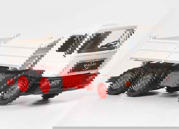 Conrad: Conrad?, MAN Dump Truck, W.-Germany, 14cm, diecast, condition 1 Deutsche Beschreibung: Conrad?, MAN Kipp LKW, W.-Germany, 14cm, Druckguss, Z 1, (2509)